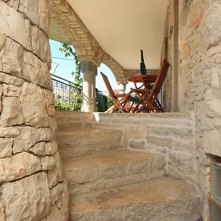 شقة Basanija 7148a